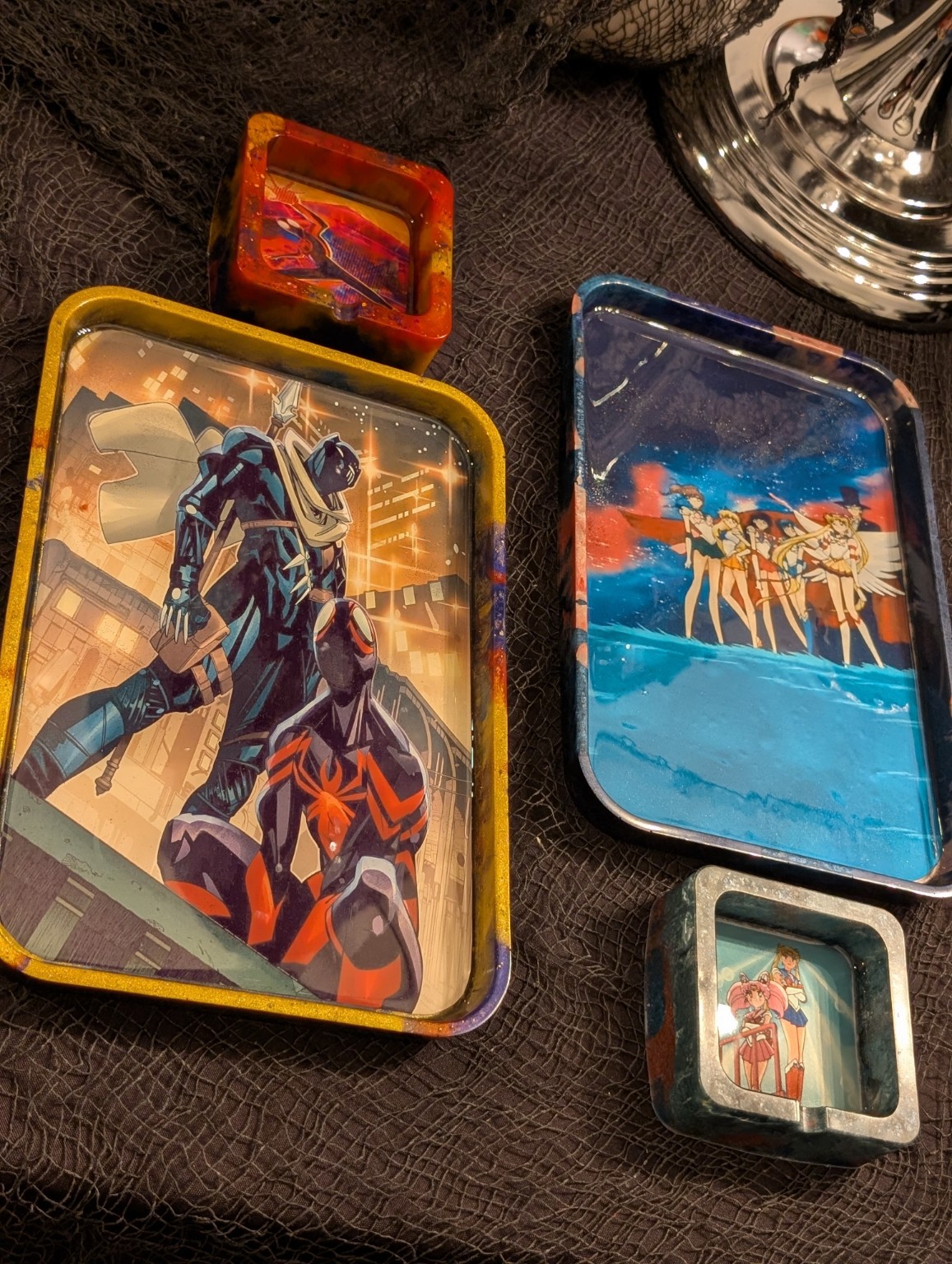 Small colorful custom resin trays